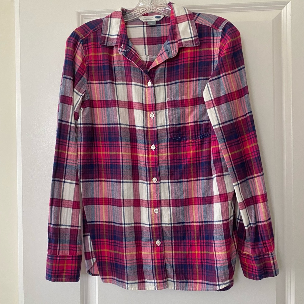 Women’s Old Navy Grape Plaid The Classic Shirt - size M